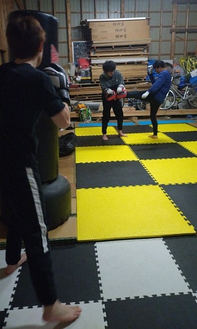 サンドバッグ打ち＆ミット打ち風景🥊