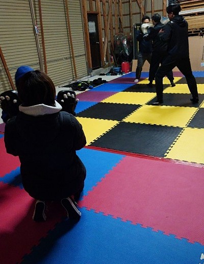 ファミリー・キッズクラスと格闘技フィットネスクラス風景✨️