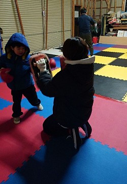 幼児でも簡単に出来ます🥊