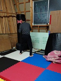 スタミナサンドバッグ打ち風景🥊