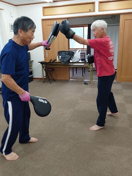 ７０代同士のミット打ち風景✨️