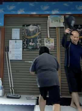 元祖ミット屋!!でのミット打ち風景🥊